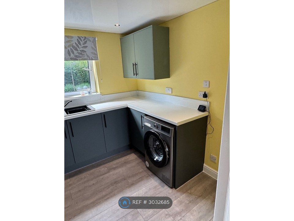 Property photo 3 of 15 Kitchen
