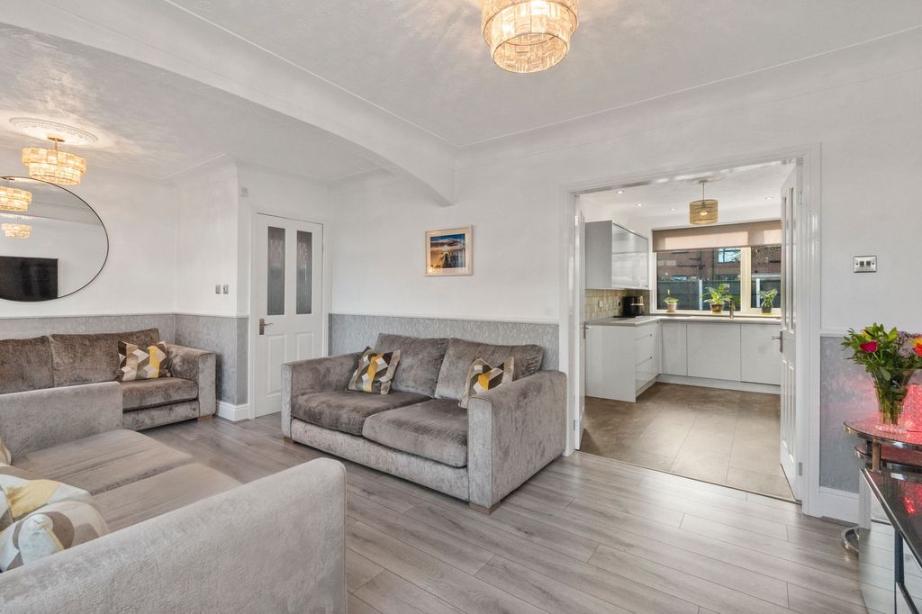 Property photo 2 of 29