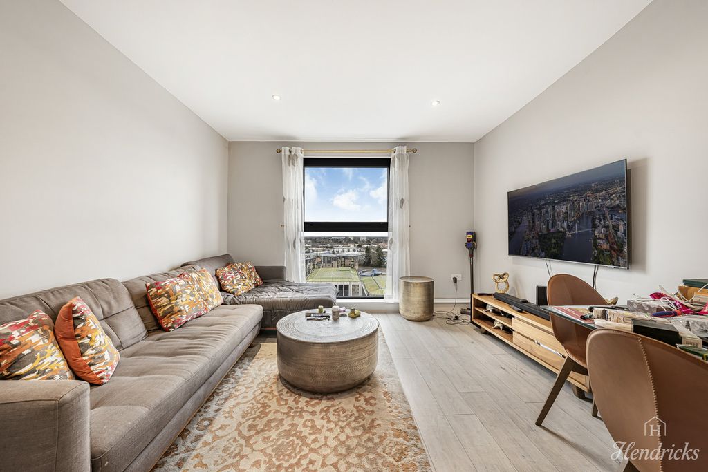 Property photo 3 of 27