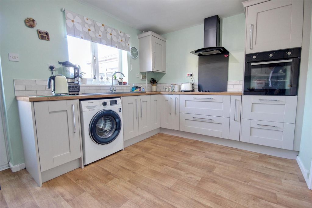 Property photo 2 of 15 Img_0073-Img_0075_Lzn.Jpg