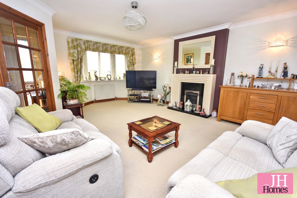 Property photo 3 of 23