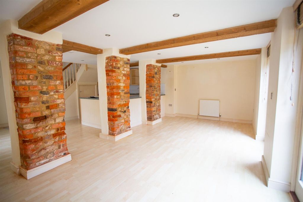 Property photo 3 of 10 Derb7295.Jpg