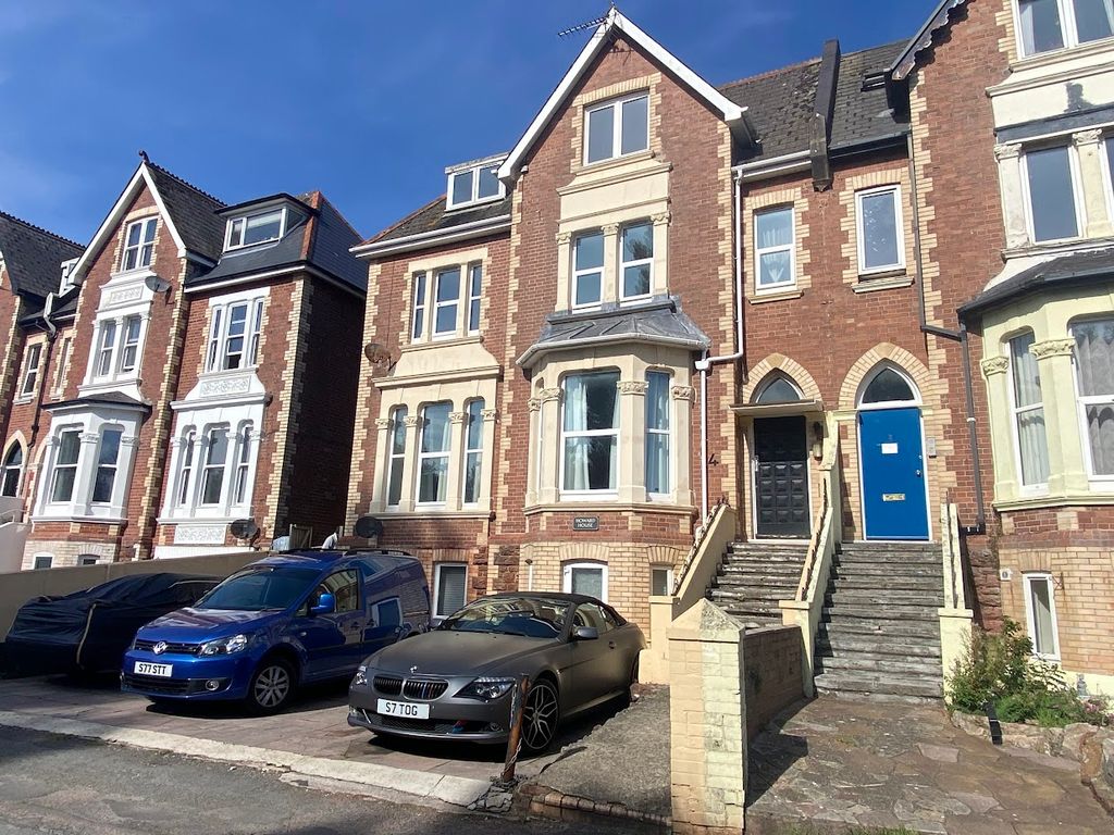 Property photo 1 of 25