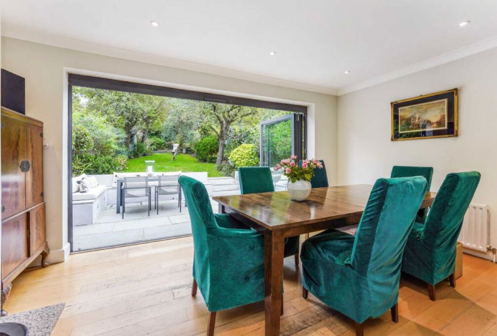 Property photo 3 of 8