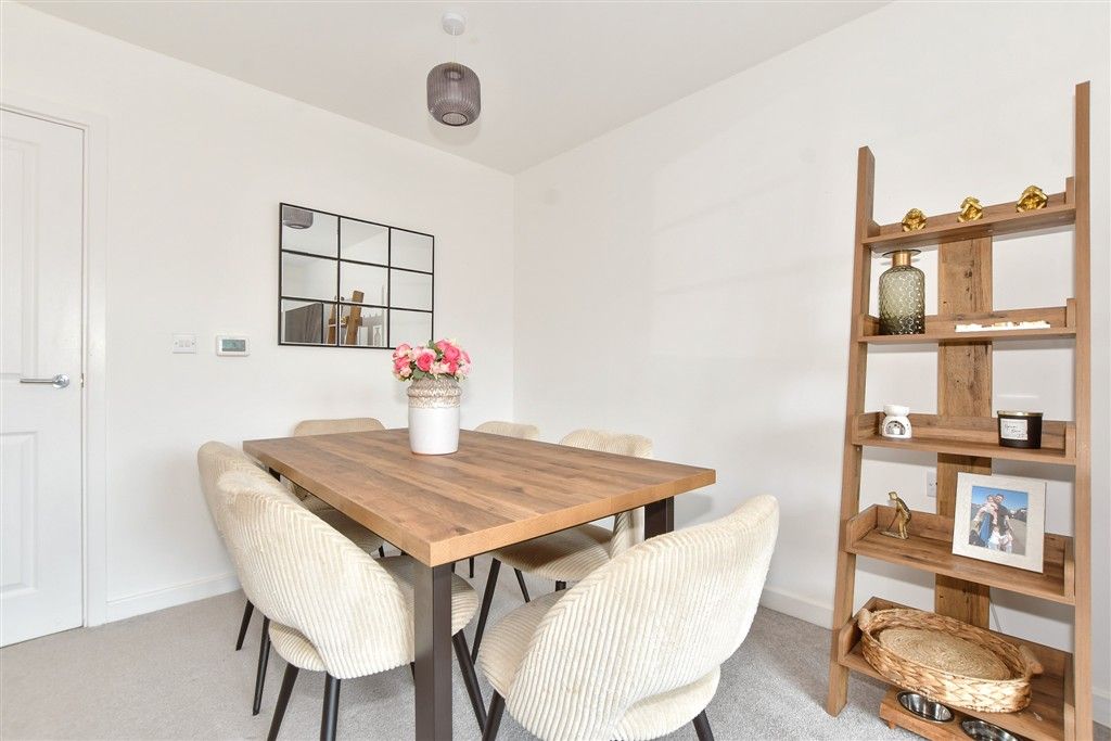 Property photo 2 of 11 Lounge/Diner