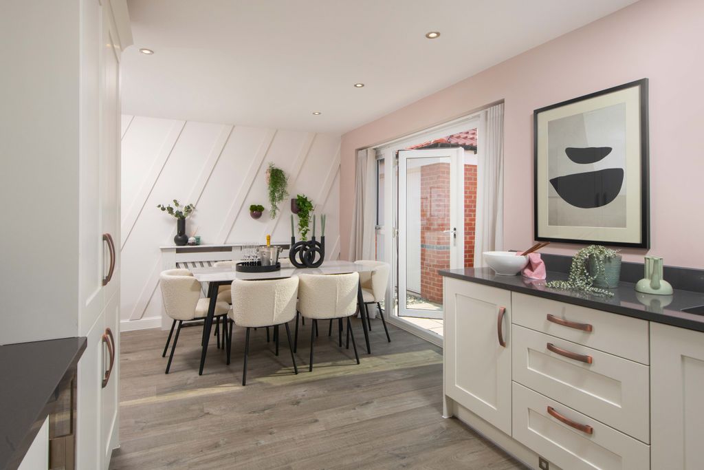 Property photo 3 of 9 Kingsley Kitchen