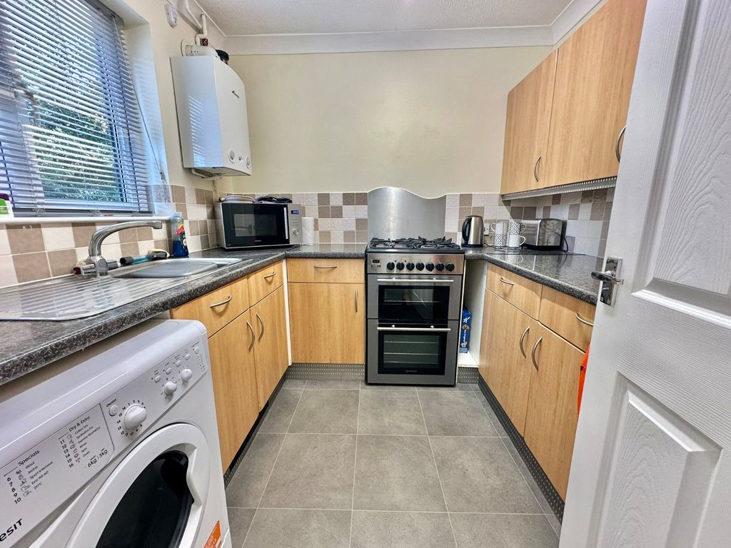 Property photo 2 of 11 Picture No. 16