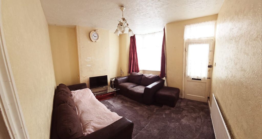 Property photo 3 of 9