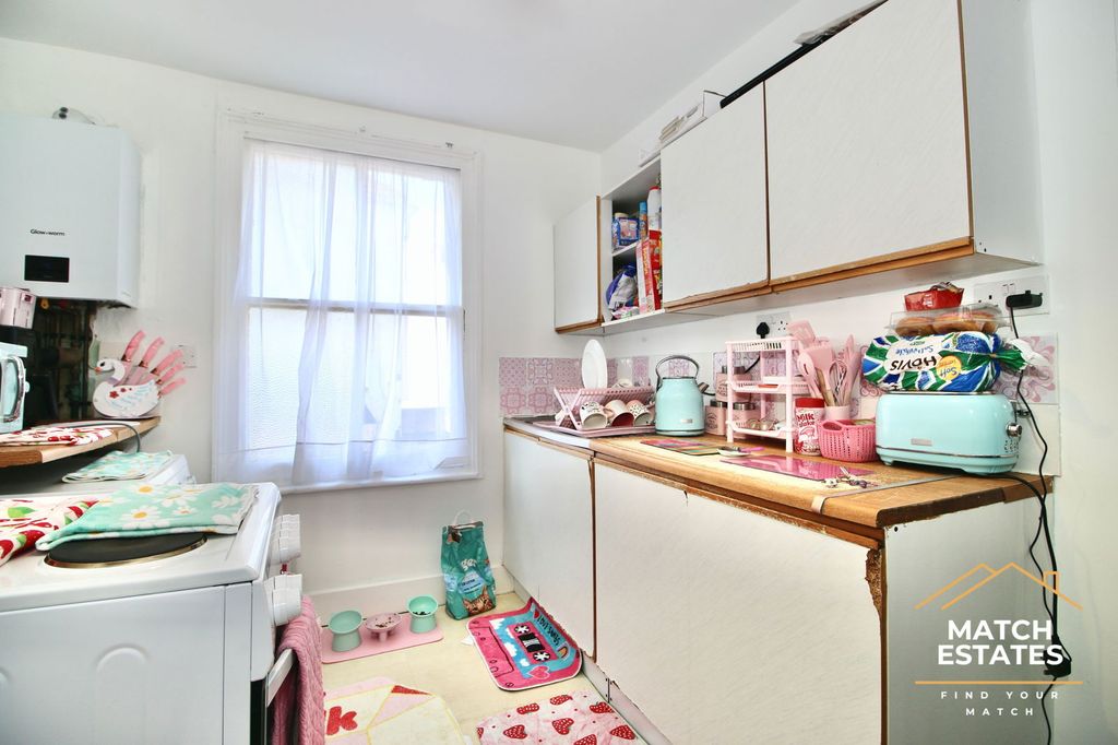 Property photo 2 of 6