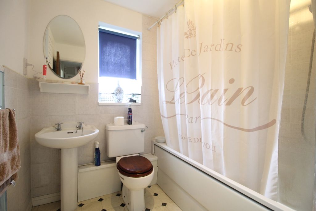 Property photo 3 of 3