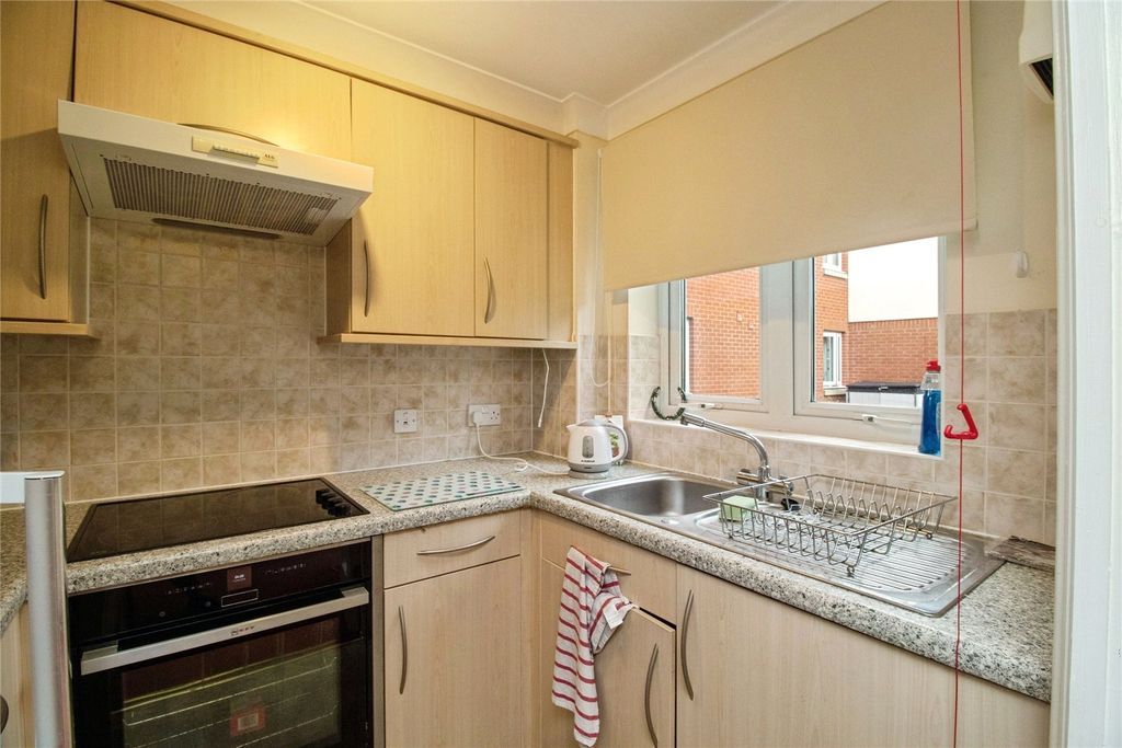 Property photo 2 of 12 Kitchen