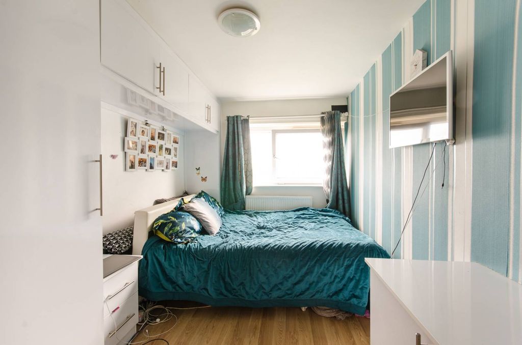 Property photo 1 of 5