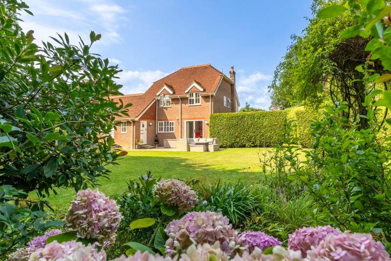 Property photo 1 of 29 Photo 9