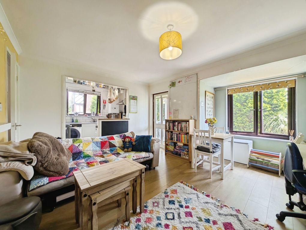 Property photo 1 of 11 Pbox-Img.Jpg