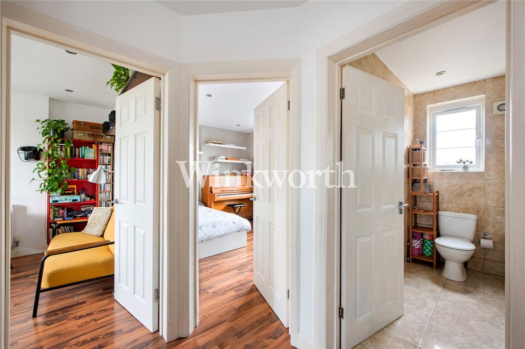 Property photo 3 of 11 Picture No. 02