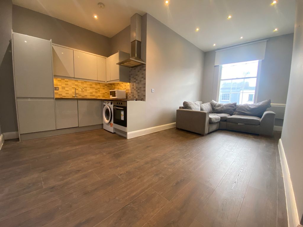 Property photo 3 of 9 Photo 2