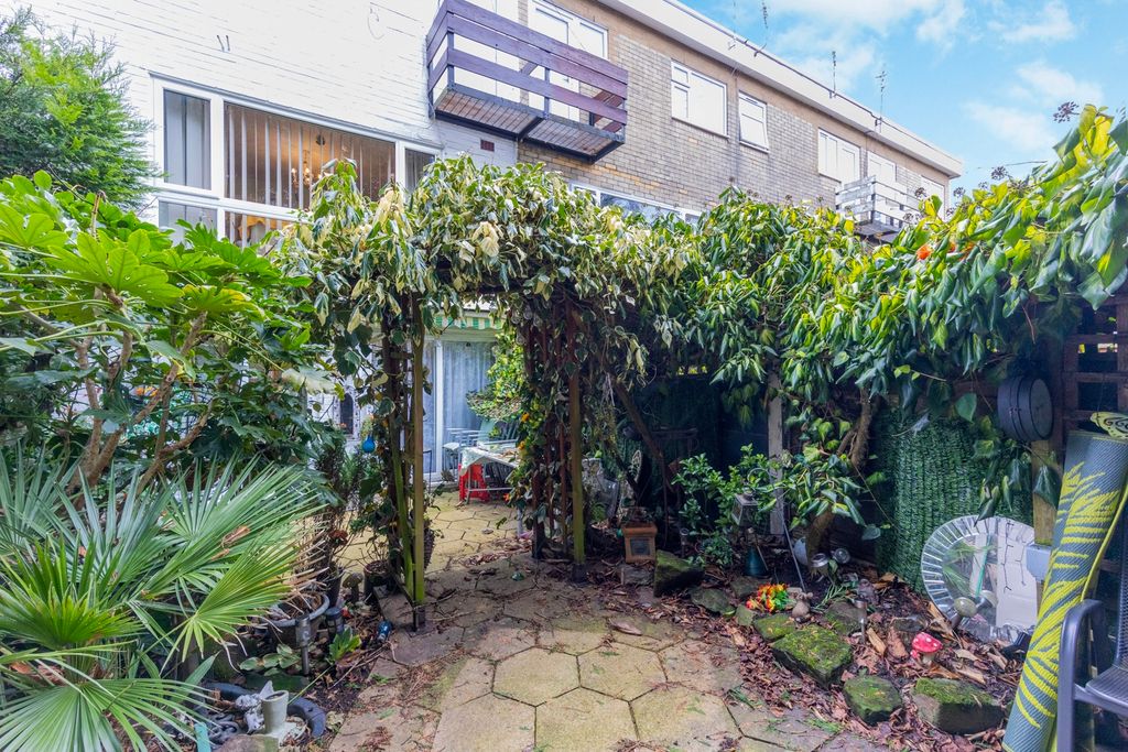 Property photo 2 of 18 Pbox-Img.Jpg