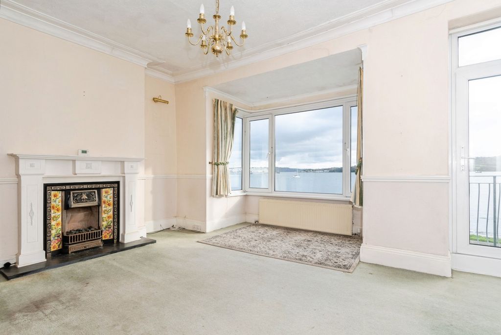 Property photo 2 of 20 Dining R/Living Room