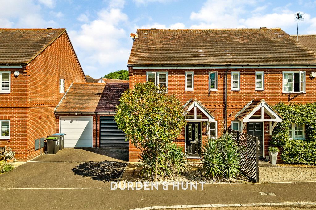 Property photo 1 of 33