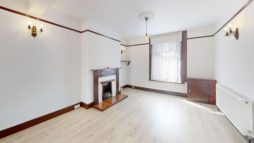 Property photo 2 of 17 Grosvenor-Road-Portland-Dorset-UK-Living-Room 1