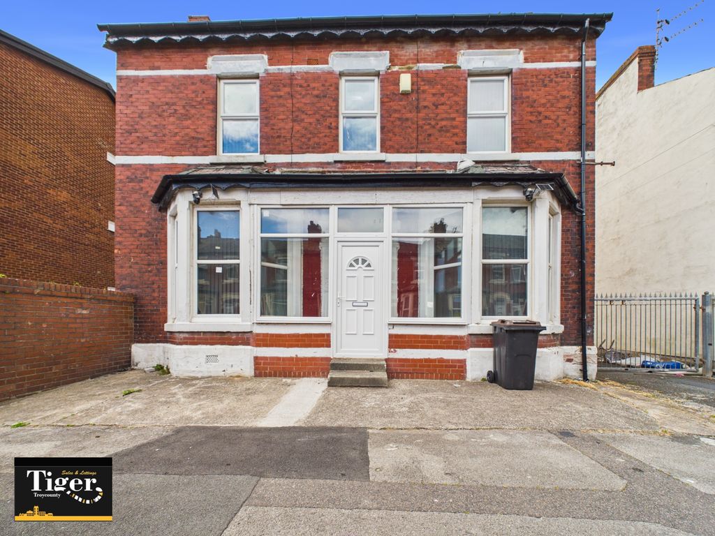Property photo 1 of 14 Cam01931G0-Pr0363-Still015