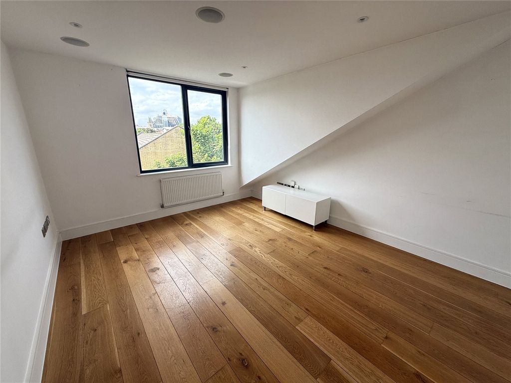 Property photo 2 of 8 Picture No. 02