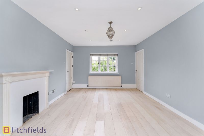 Property photo 2 of 16 Photo 12