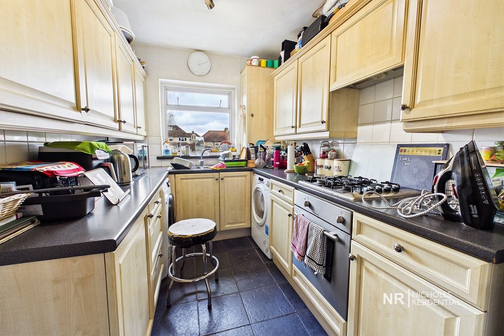 Property photo 3 of 8 Kitchen