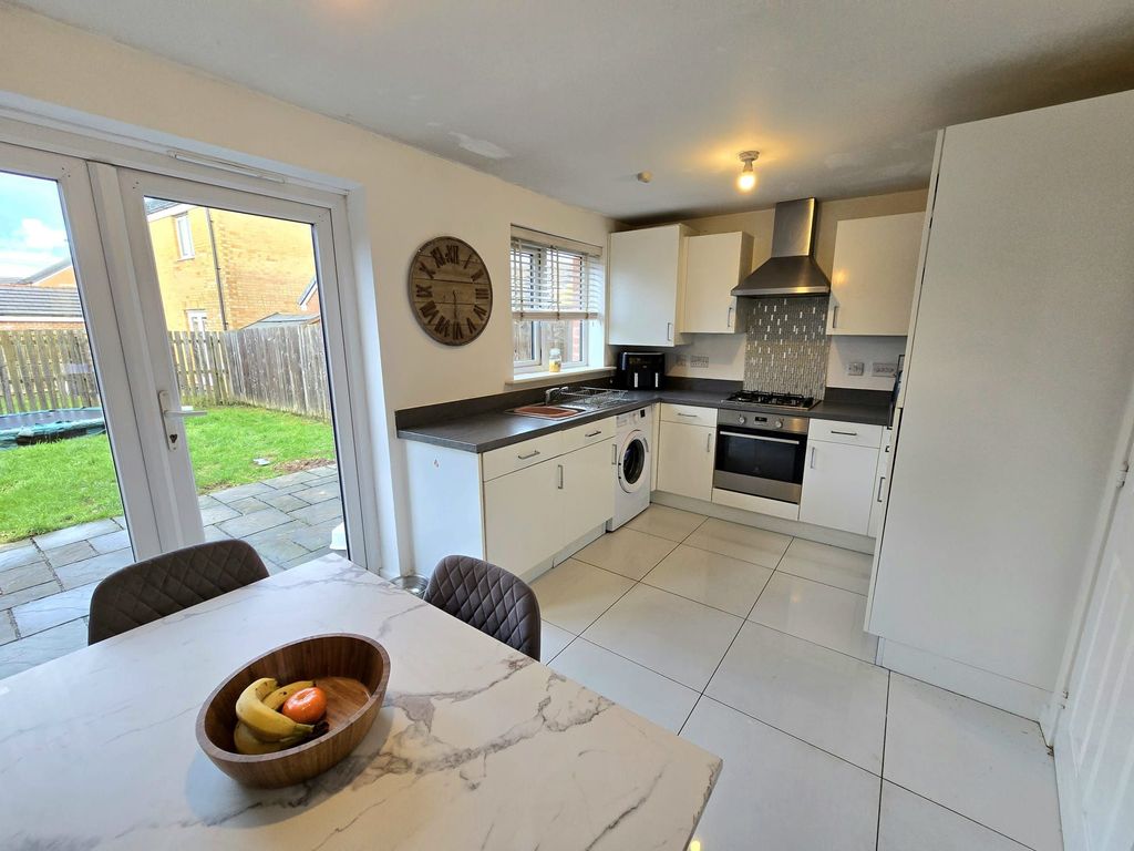 Property photo 2 of 22 Kitchen/Diner