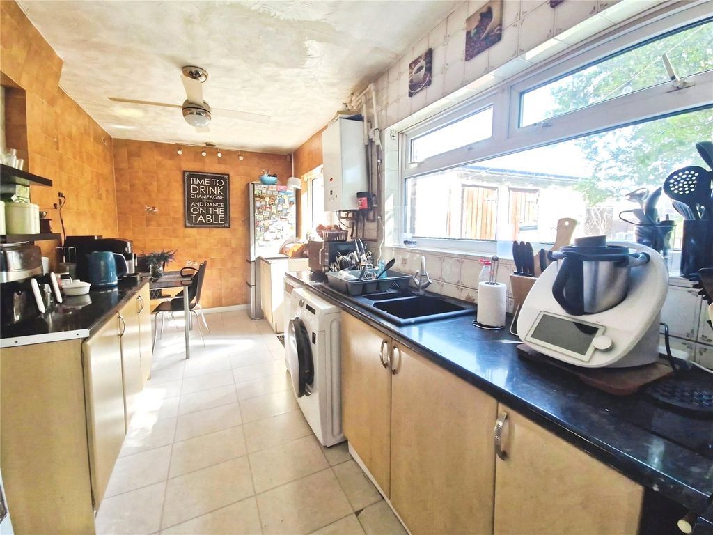 Property photo 3 of 13 Picture No. 11