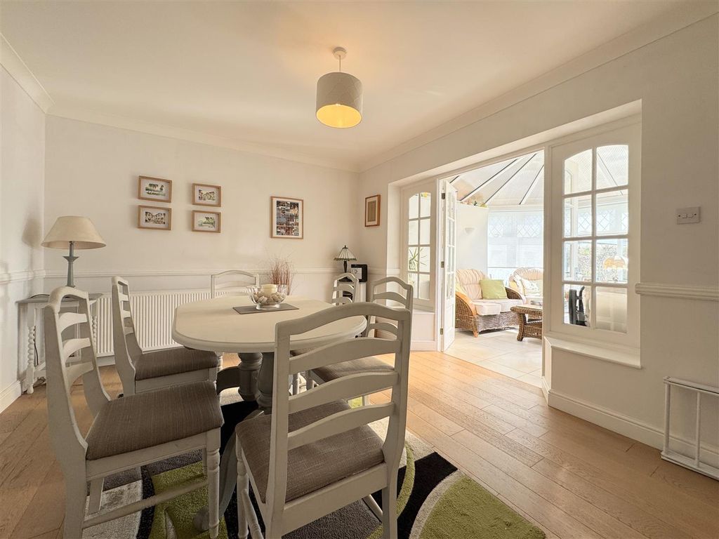 Property photo 3 of 35 Dining Room