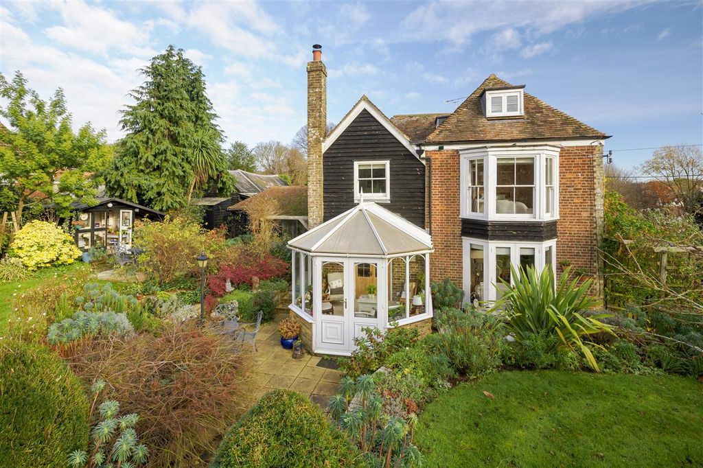 Property photo 3 of 33