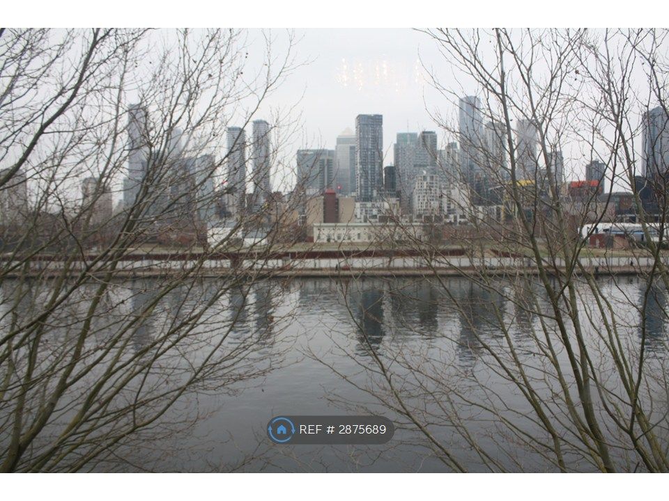 Property photo 1 of 14 Canary Wharf Views