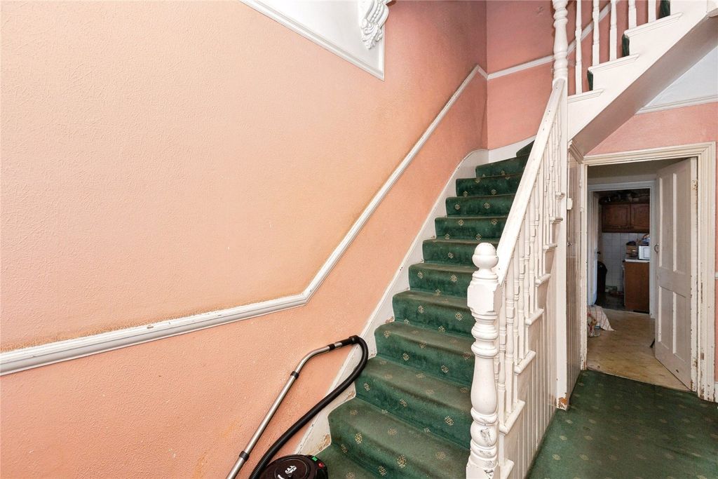 Property photo 2 of 33 Picture No. 27