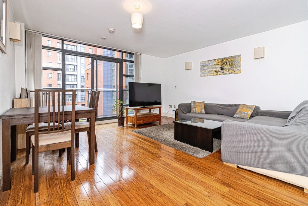 Property photo 2 of 9 Photo