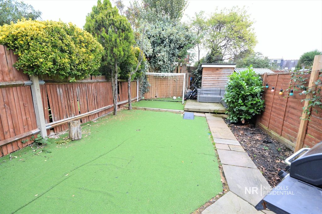 Property photo 2 of 15 Garden