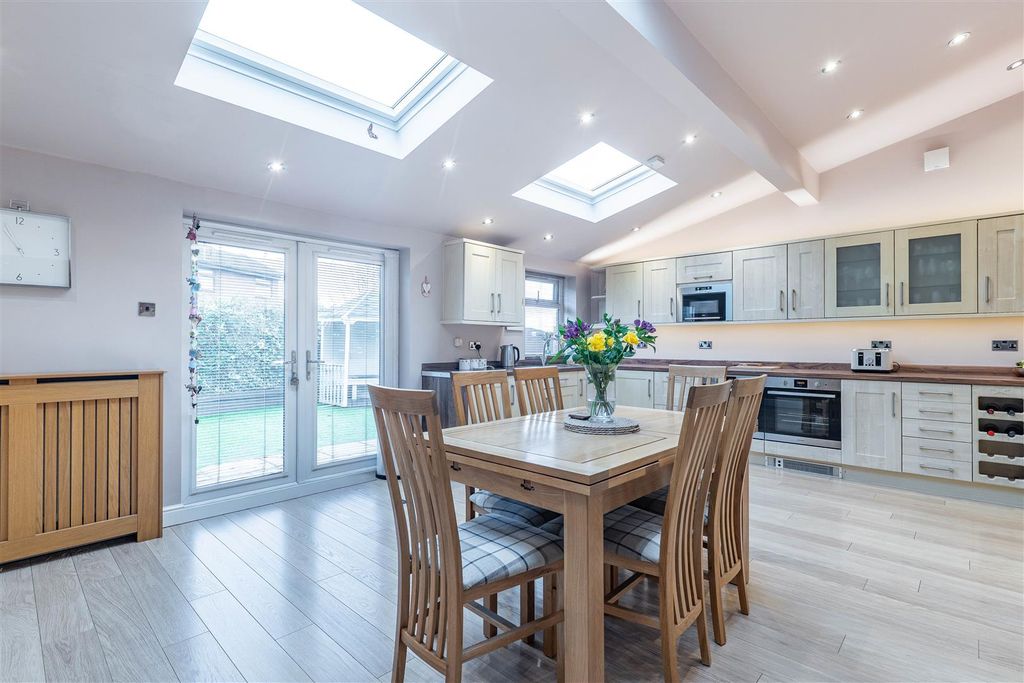 Property photo 3 of 35 Kitchen/Dining Room