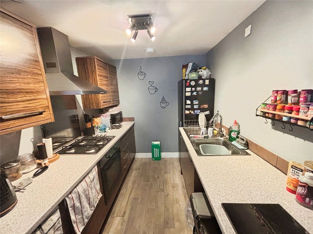Property photo 2 of 9 Kitchen