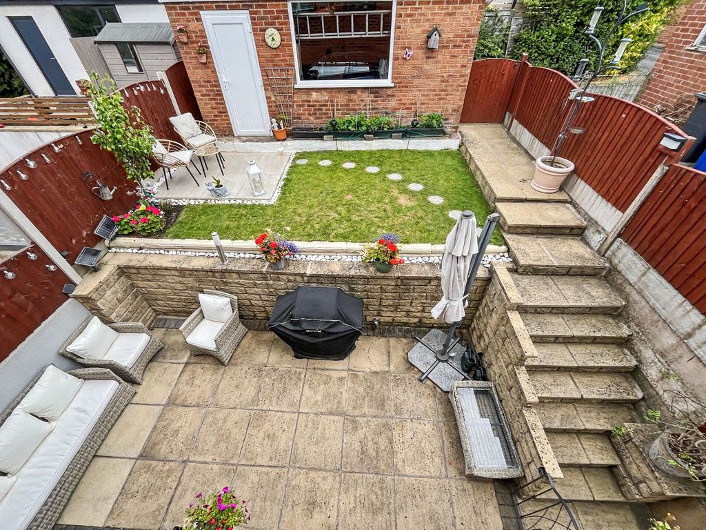 Property photo 2 of 39