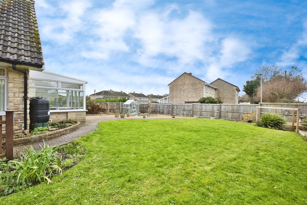 Property photo 2 of 20