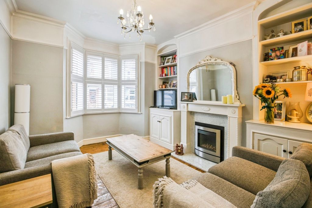 Property photo 2 of 16 Photo