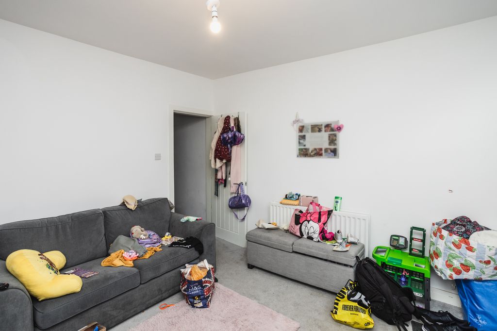 Property photo 3 of 38