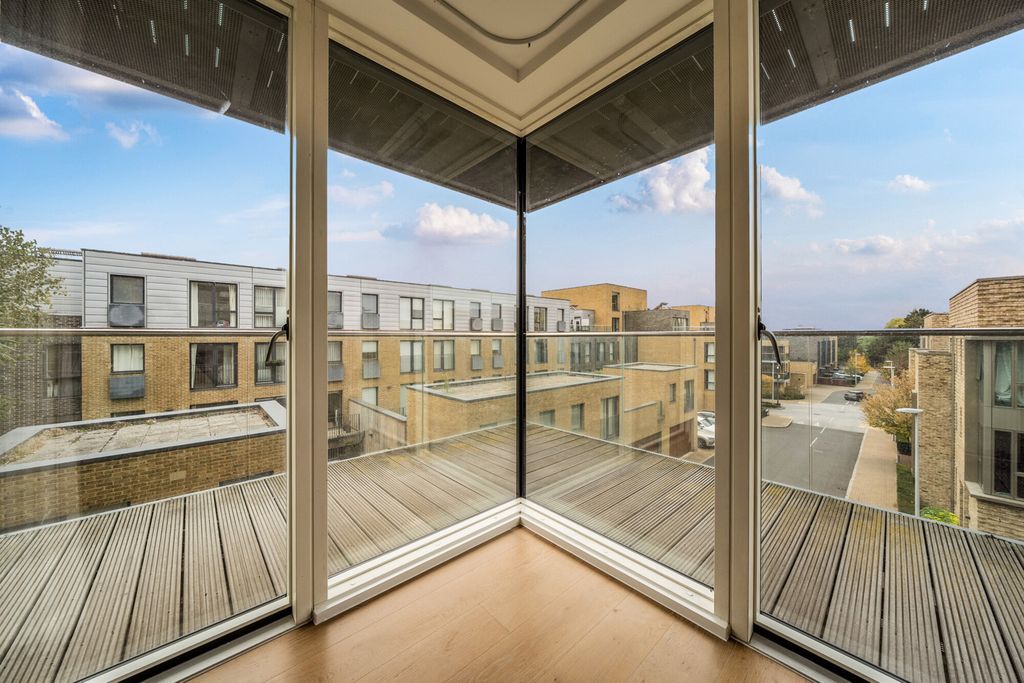 Property photo 3 of 27 1370229-15-68F0c7...