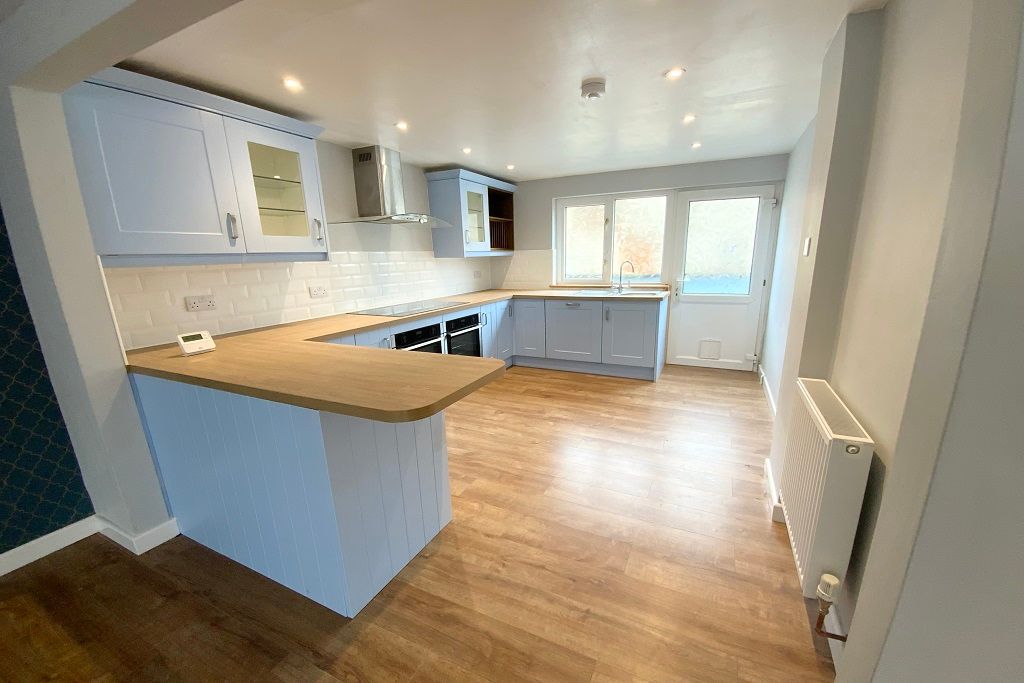 Property photo 2 of 20 Kitchen