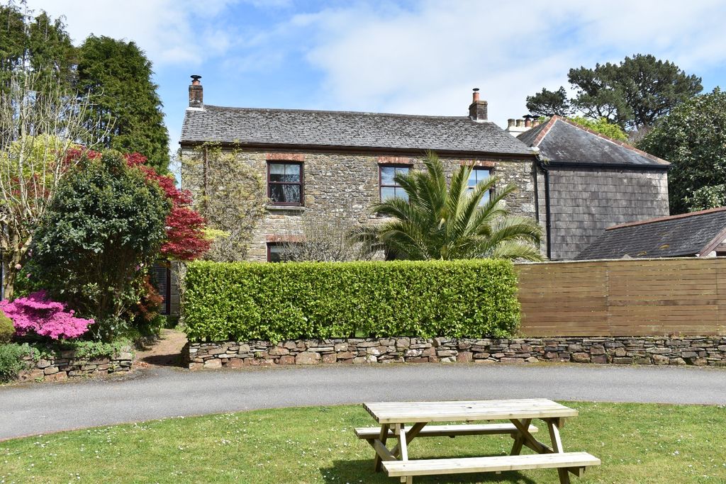 Property photo 1 of 28