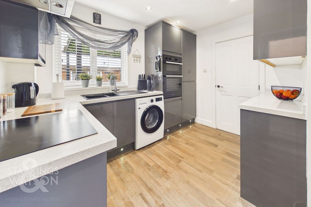 Property photo 3 of 18