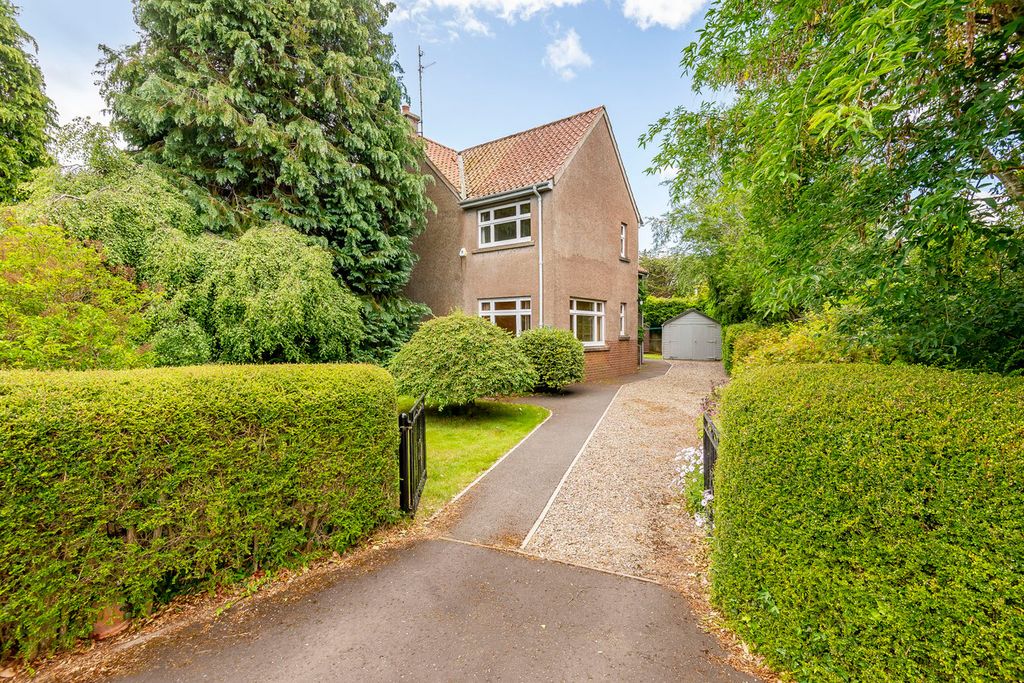 Property photo 1 of 28
