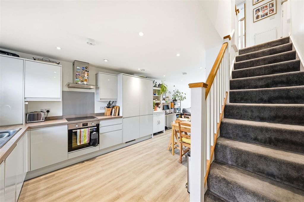 Property photo 3 of 16 Kitchen