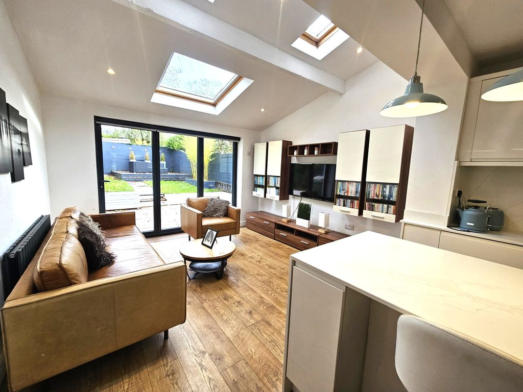 Property photo 3 of 16 Kitchen Diner