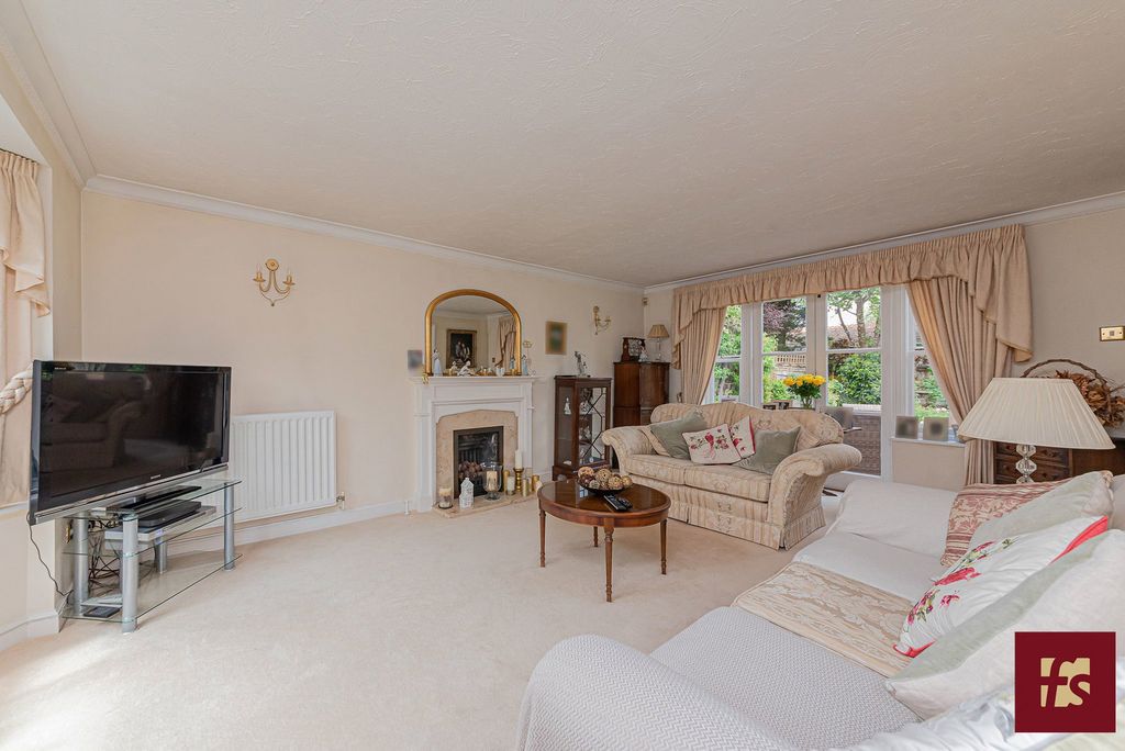 Property photo 3 of 19